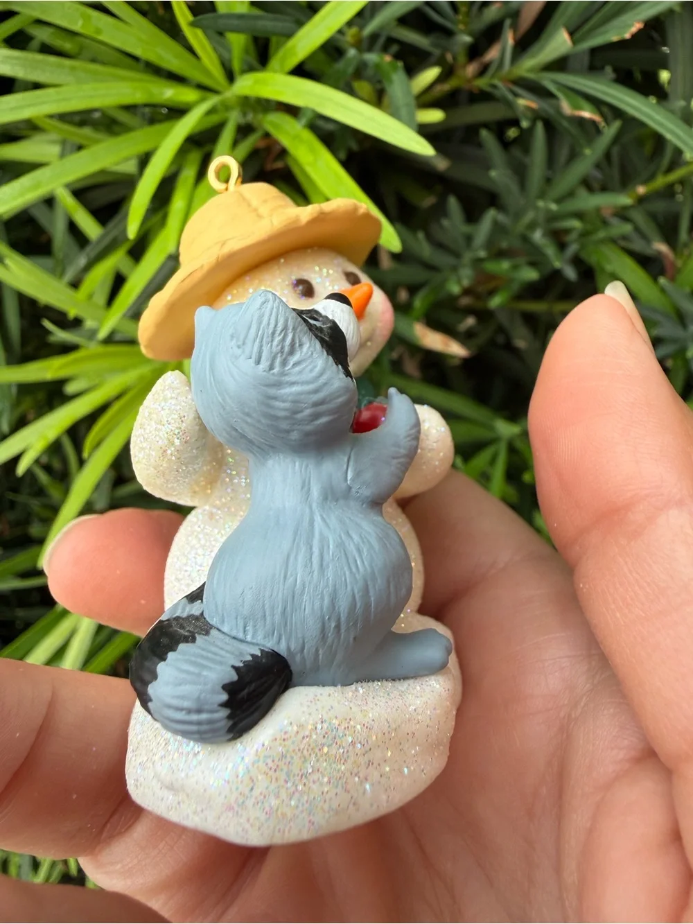 Hallmark 2001 Snow Buddies #4 Raccoon with Green Scarf and Yellow Hat
